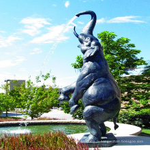 Fontaine d&#39;eau d&#39;éléphant